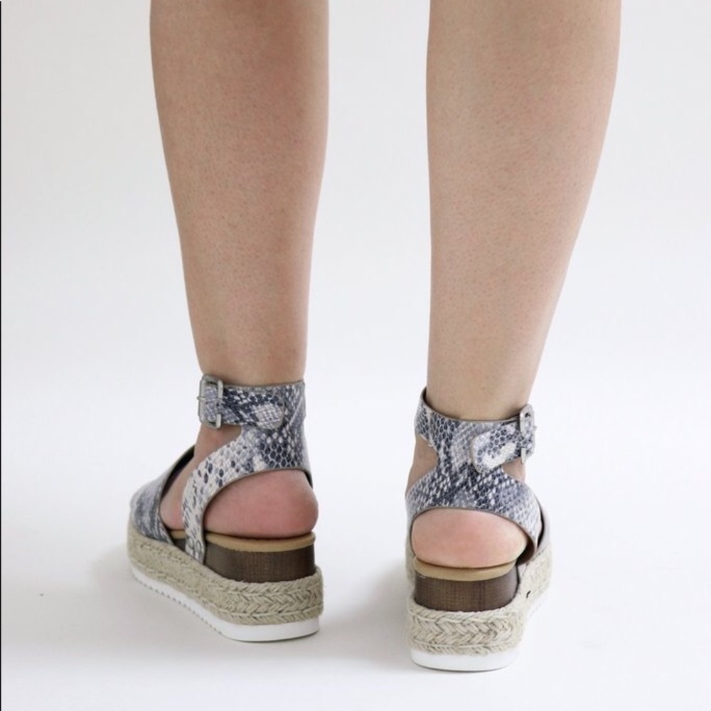 Cassie Platform in Beige Python - Picture 6 of 6